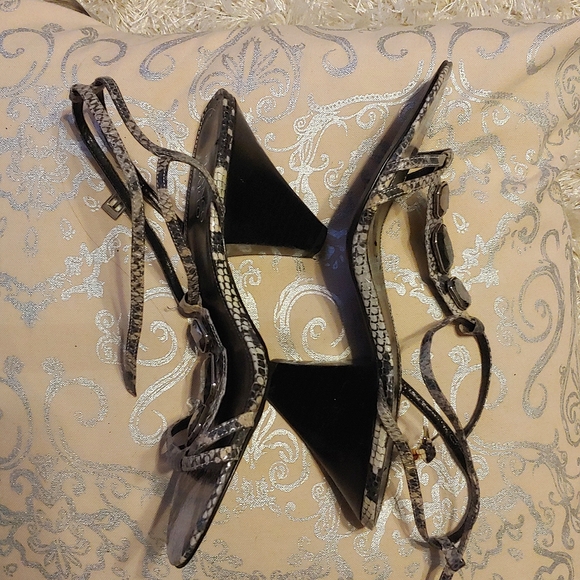 Snakeskin Triangle Heeled Sandal - Picture 8 of 8